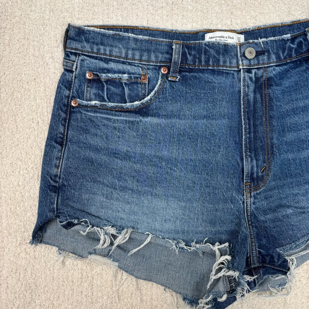 Abercrombie & Fitch Shorts 33‎ Blue The Mom Short High Rise Distressed Cutoff